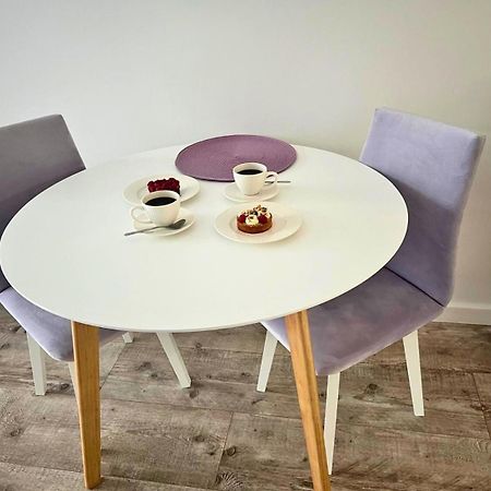 Apartament Purple Poznań Buitenkant foto
